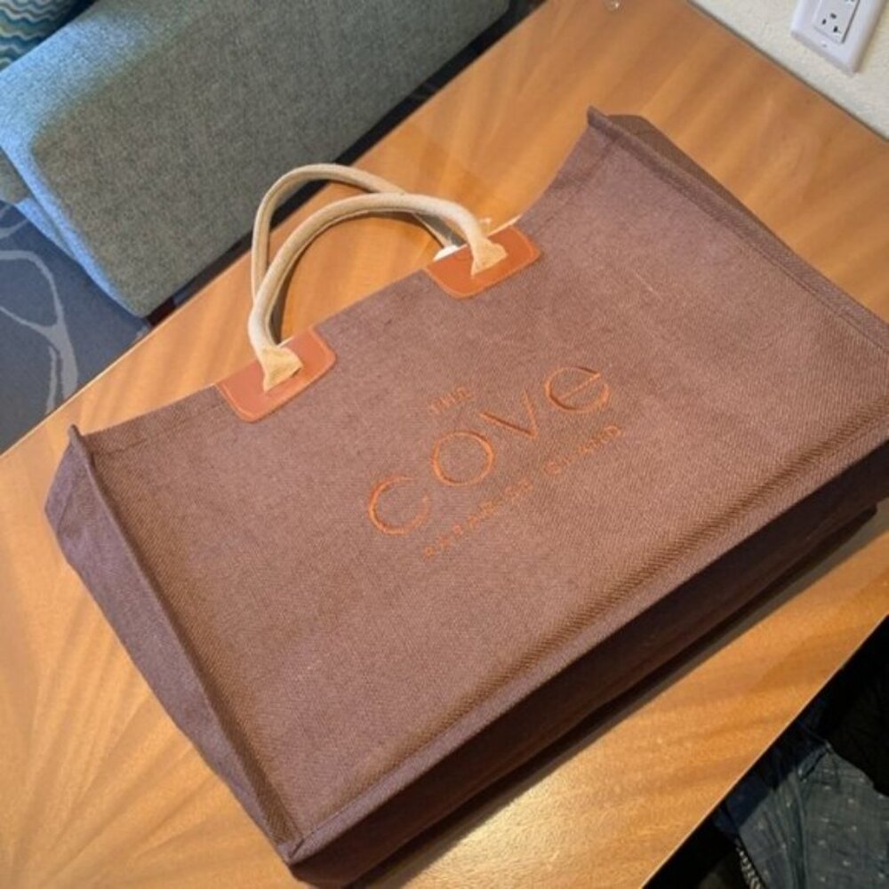 COVE Atlantis Bahamas Exclusive Beach Tote